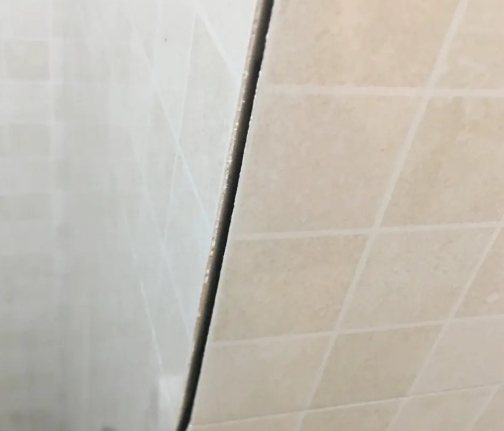 永川瓷砖空鼓维修公司分享阳台瓷砖脱落的修复过程可以分为以下几个步骤