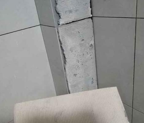 永川瓷砖空鼓维修公司分享下厨房瓷砖脱落的补救措施。
